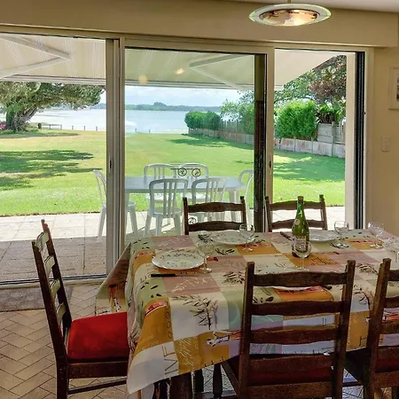Lovely In Locoal-mendon With House Sea View Hébergement de vacances Kerdavid